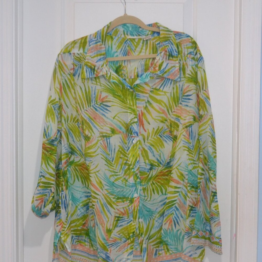 Pre-own Ocean Lane top size 2X Tropical Palm lead print.